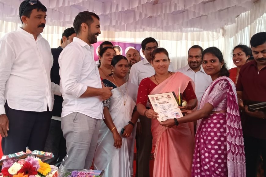 ಹೊದ್ದೂರು ಬಳಿಯ ಕಬಡಗೇರಿ ಕುಟುಂಬಗಳಿಗೆ  ಶಾಸಕರಾದ ಡಾ.ಮಂತರ್ ಗೌಡ ಅವರಿಂದ ನಿವೇಶನ ಹಕ್ಕುಪತ್ರ ವಿತರಣೆ