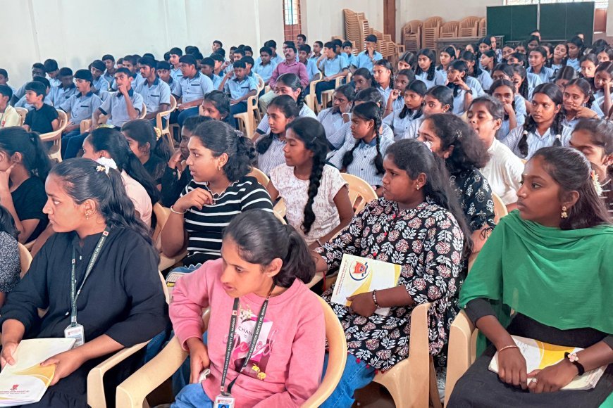 ರೋಟರಿ ವುಡ್ಸ್ ನಿಂದ  ವಿದ್ಯಾಥಿ೯ಗಳಿಗಾಗಿ ಕಲೆಯೊಂದಿಗೆ ಕಲಿಕೆ,ಕಾಯಾ೯ಗಾರ