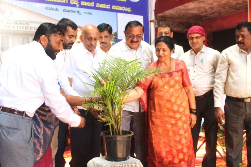 ಇತಿಹಾಸ ಪುಟ ಸೇರಿದ ಟೌನ್‍ಹಾಲ್: ಕಾವೇರಿ ಕಲಾಕ್ಷೇತ್ರ ನೂತನ ಕಲಾಭವನ ನಿರ್ಮಾಣಕ್ಕೆ ಡಾ.ಮಂತರ್ ಗೌಡ ಭೂಮಿಪೂಜೆ
