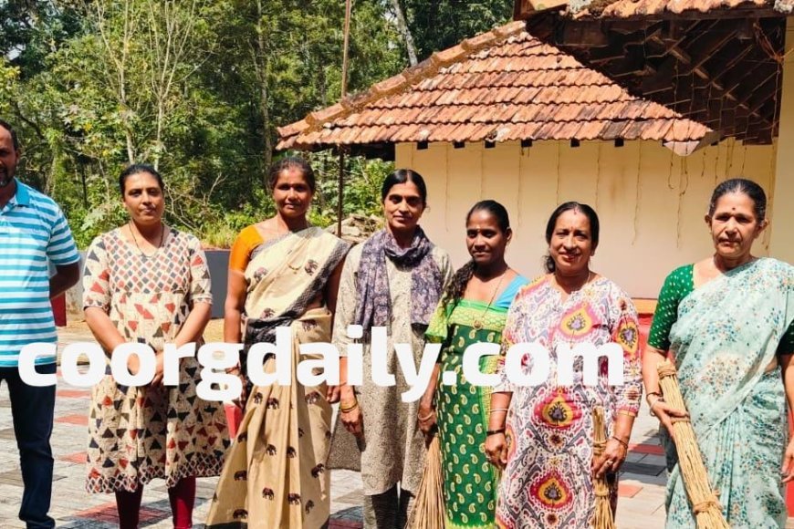 ಸಂಘದ ಸದಸ್ಯರಿಂದ ದೇವಸ್ಥಾನದಲ್ಲಿ ಸ್ವಚ್ಛತಾ ಕಾರ್ಯಕ್ರಮ