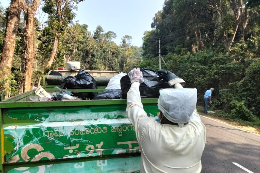 ಅಂಬಟ್ಟಿ ವಿಜಯ ವಿಘ್ನೇಶ್ವರ ಸೇವಾ ಸಮಿತಿ ವತಿಯಿಂದ ಅಂಬಟ್ಟಿ ಗ್ರಾಮದಲ್ಲಿ ಸ್ವಚ್ಛತಾ ಕಾರ್ಯ