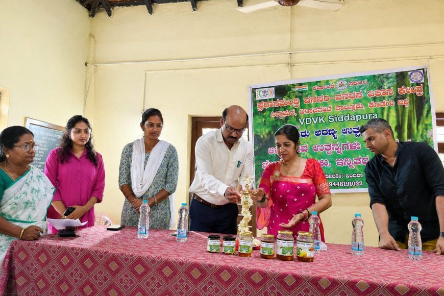 ವನಧನ ಯೋಜನೆಯಡಿ ಮಹಿಳೆಯರು ಸಂಗ್ರಹಿಸಿದ ಜೇನುಹನಿ ಮಾರುಕಟ್ಟೆಗೆ ಬಿಡುಗಡೆ