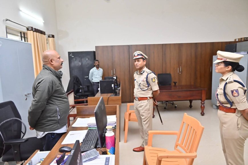 ರಾಜ್ಯ ಆಂತರಿಕ ರಕ್ಷಣಾ ವಿಭಾಗದ ಐಜಿಪಿ ವಿಕಾಸ್ ಕುಮಾರ್ ವಿಕಾಸ್ರಿಂದ ಜಿಲ್ಲಾ ಪೊಲೀಸ್ ಕಚೇರಿ ಪರಿವೀಕ್ಷಣೆ