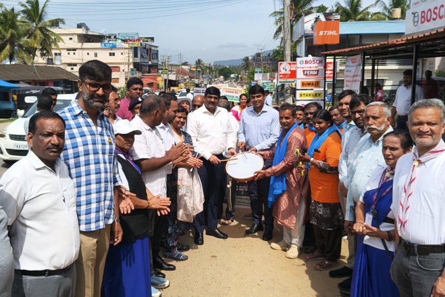 ಕುಶಾಲನಗರ : ಮತದಾರರ ಪಟ್ಟಿ ಪರಿಷ್ಕರಣೆ ಕುರಿತ ಜಾಗೃತಿ ಜಾಥಾಗೆ ಜಿಲ್ಲಾಧಿಕಾರಿ ಸೋಮಶೇಖರ್ ಚಾಲನೆ