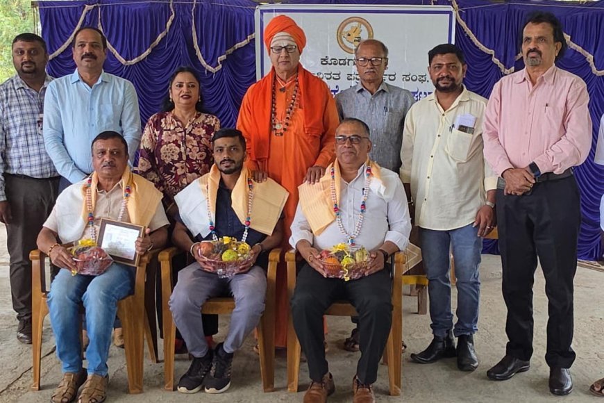ಸಮಾಜದ ಕುಂದುಕೊರತೆಗಳನ್ನು ಜನರ ಮುಂದಿಡುವ ಮೂಲಕ ಸಾರ್ವಜನಿಕರಲ್ಲಿ ಜಾಗೃತಿ ಮೂಡಿಸುವ ಮಹತ್ತರ ಜವಾಬ್ದಾರಿಯನ್ನು ಪತ್ರಿಕೆಗಳು ನಿರ್ವಹಿಸುತ್ತಿವೆ:  ಶ್ರೀ ಮಹಾಂತ ಸ್ವಾಮೀಜಿ