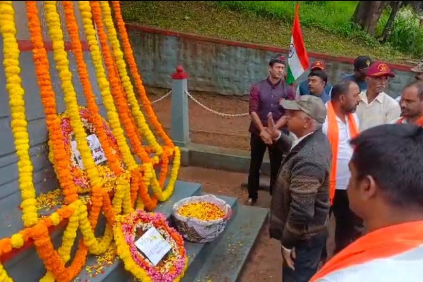 ಮಡಿಕೇರಿ:ಕಾರ್ಗಿಲ್ ಯುದ್ಧದಲ್ಲಿ ಪ್ರಾಣಾರ್ಪಣೆ ಮಾಡಿದ ವೀರ ಯೋಧರಿಗೆ ಪುಷ್ಪನಮನ ಸಲ್ಲಿಸಿದ ಮಾಜಿ ಯೋಧರು