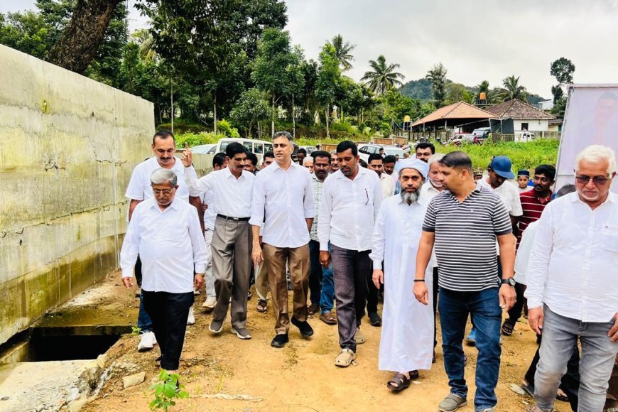 ಶಾದಿಮಹಲ್ ಕಾಮಗಾರಿ ಪರಿಶೀಲನೆ ನಡೆಸಿದ ಶಾಸಕ ಎಎಸ್ ಪೊನ್ನಣ್ಣ