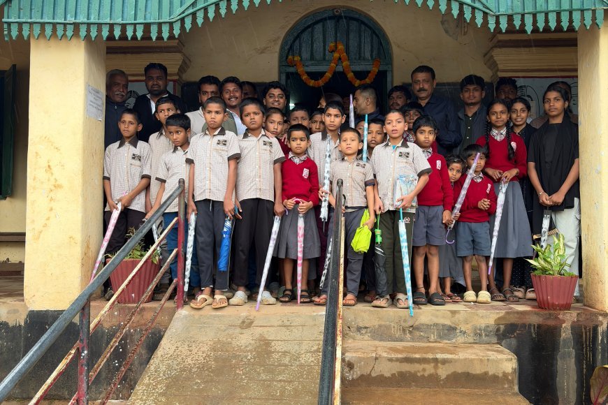 ಮಡಿಕೇರಿ ನಗರ ಯುವ ಕಾಂಗ್ರೆಸ್ ನಿಂದ ವಿದ್ಯಾರ್ಥಿಗಳಿಗೆ ಛತ್ರಿ ವಿತರಣೆ
