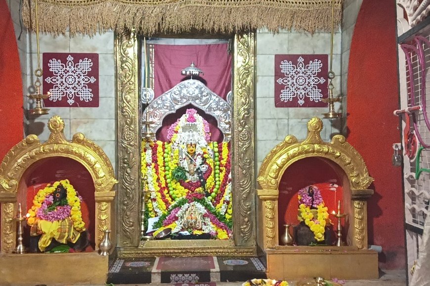 ವರಮಹಾಲಕ್ಷ್ಮಿ ಹಬ್ಬ: ವೀರಾಜಪೇಟೆಯ ಶ್ರೀ ದಕ್ಷಿಣ ಮಾರಿಯಮ್ಮ ದೇವಸ್ಥಾನದಲ್ಲಿ ವಿಶೇಷ ಪೂಜೆ ಹಾಗೂ ಅನ್ನಸಂತರ್ಪಣೆ
