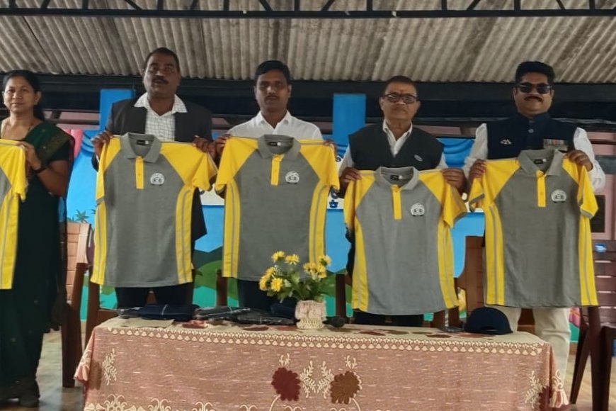 ಗೋಣಿಕೊಪ್ಪ ಕರ್ನಾಟಕ ಪಬ್ಲಿಕ್ ಸ್ಕೂಲ್ ವಿದ್ಯಾರ್ಥಿಗಳಿಗೆ  ಸಮವಸ್ತ್ರ ವಿತರಣೆ