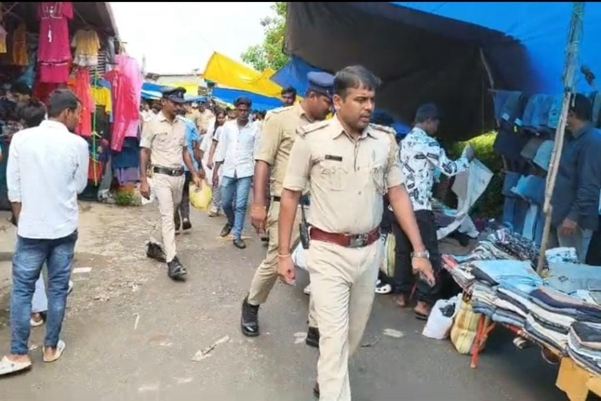 ಗೋಣಿಕೊಪ್ಪ ಮಾರುಕಟ್ಟೆ ಪ್ರದೇಶದಲ್ಲಿ ಪೊಲೀಸರ ಪೆಟ್ರೋಲಿಂಗ್