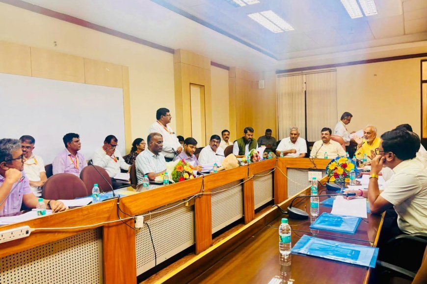 ಖಾರೀಫ್ ಬೆಳೆಗೆ ಹಾರಂಗಿ ಜಲಾಶಯದಿಂದ ನೀರು ಹರಿಸುವ ಕುರಿತು ಸಲಹಾ ಸಮಿತಿ ಸಭೆಯಲ್ಲಿ ಭಾಗವಹಿಸಿದ ಶಾಸಕ ಡಾ.ಮಂತರ್ ಗೌಡ