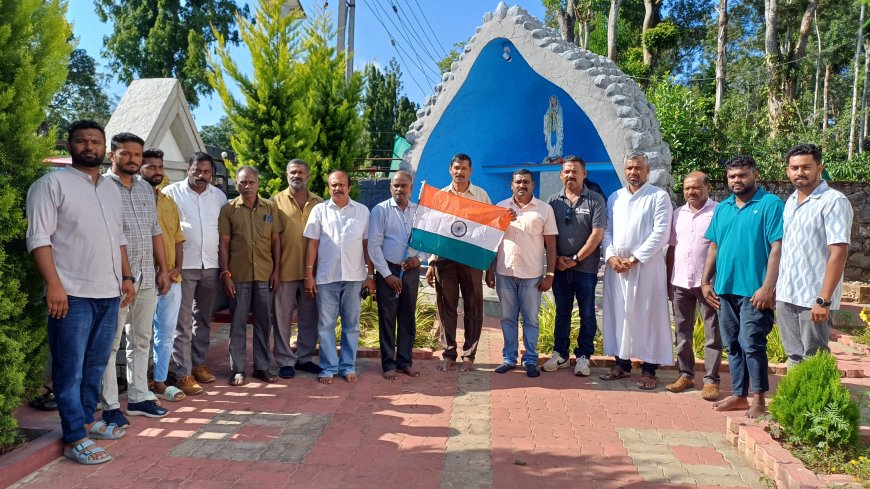 ಭಾರತೀಯ ಸೈನಿಕರ ಶ್ರೇಯಸ್ಸಿಗಾಗಿ ಪಾಲಿಬೆಟ್ಟ ಪೂಜೆ, ಪ್ರಾರ್ಥನೆ   ಭಯೋತ್ಪಾದಕರ ಸರ್ವನಾಶವಾಗಲಿ: ವಿಜು ಸುಬ್ರಮಣಿ