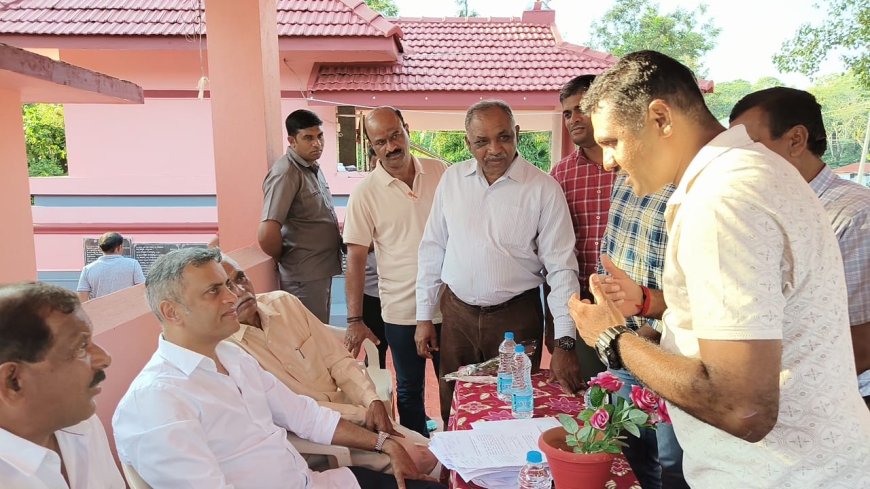 ಪೊನ್ನಂಪೇಟೆ ; ಬಲ್ಯಮುಂಡೂರು ವಲಯ ಕಾಂಗ್ರೆಸ್ ಕಾರ್ಯಕರ್ತ ಸಭೆ: ಗ್ರಾಮಸ್ಥರ ಸಮಸ್ಯೆಗಳನ್ನಾಲಿಸಿದ  ಶಾಸಕ ಪೊನ್ನಣ್ಣ