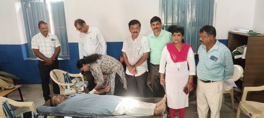 ಯೋಧರಿಗೆ ರಕ್ತದಾನ ಶಿಬಿರ ಅರ್ಪಣೆ:  ಅಕ್ಷಯ ಚಾರಿಟೇಬಲ್ ಟ್ರಸ್ಟ್: ರಕ್ತದಾನ ಮಾಡಿದ 26 ಮಂದಿ