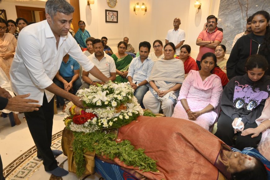 ಸಚಿವ ಭೈರತಿ ಸುರೇಶ್ ರವರಿಗೆ ಮಾತೃವಿಯೋಗ : ಅಂತಿಮ ದರ್ಶನ ಪಡೆದ  ಎ.ಎಸ್ ಪೊನ್ನಣ್ಣ