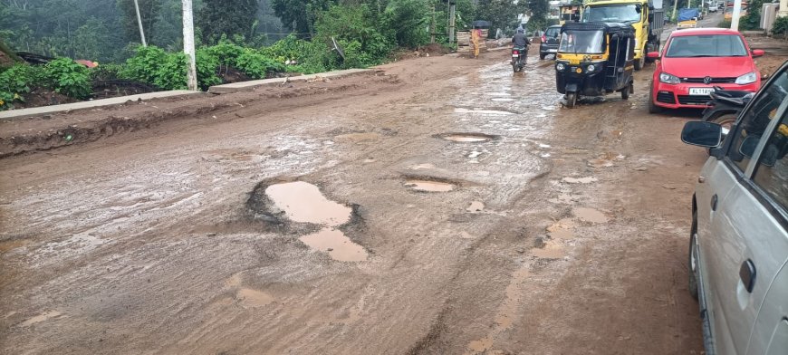 ಕೊಣನೂರು-ಮಾಕುಟ್ಟ ರಾಜ್ಯ ಹೆದ್ದಾರಿ ರಸ್ತೆ ಕಾಮಗಾರಿ:ಸಿದ್ದಾಪುರ ಪಟ್ಟಣದಲ್ಲಿ ಏಳು ತಿಂಗಳು ಕಳೆದರೂ ಪೂರ್ಣಗೊಳ್ಳದ ಕಾಮಗಾರಿ!: ಬೇಸಿಗೆಯಲ್ಲಿ ಧೂಳು,ಮಳೆಗಾಲದಲ್ಲಿ ಕೆಸರು