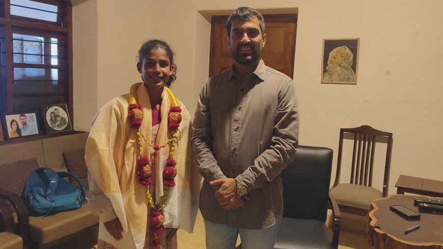 ಸೋಮವಾರಪೇಟೆ: ದ್ವಿತೀಯ ಪಿಯುಸಿ ಪರೀಕ್ಷೆಯಲ್ಲಿ ಕೊಡಗು ಜಿಲ್ಲೆಗೆ ಪ್ರಥಮ ಸ್ಥಾನಗಳಿಸಿದ ವಿದ್ಯಾರ್ಥಿಯನ್ನು ಸನ್ಮಾನಿಸಿದ ಡಾ ಮಂತರ್ ಗೌಡ