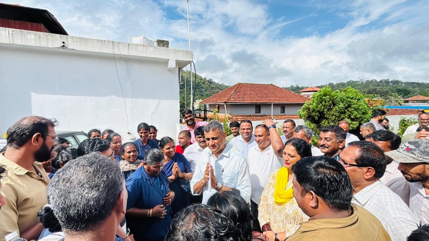 ಶಾಸಕರ ಮನೆಯಲ್ಲಿ ,ವಿರಾಜಪೇಟೆ ಪೌರಕಾರ್ಮಿಕರಿಗೆ ಔತಣ ಕೂಟ: ಖುದ್ದು  ಪೌರಕಾರ್ಮಿಕರಿಗೆ ಆಹಾರ ಬಡಿಸಿದ.ಎ.ಎಸ್ ಪೊನ್ನಣ್ಣ