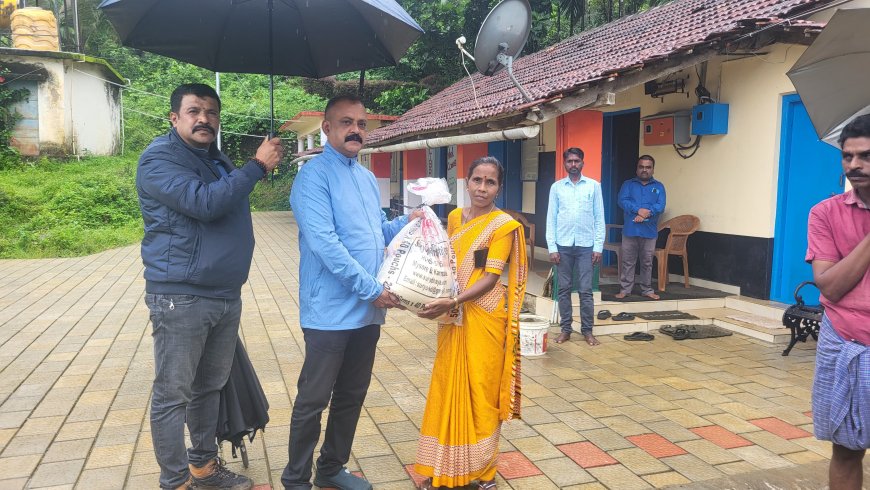 ತಾವೂರು: ಮಳೆ ಹೆಚ್ಚಾದರೆ ಸುರಕ್ಷಿತ ಸ್ಥಳಗಳಿಗೆ ತೆರಳಲು ಸೂಚನೆ.  ಆಹಾರ ಕಿಟ್ ವಿತರಣೆ