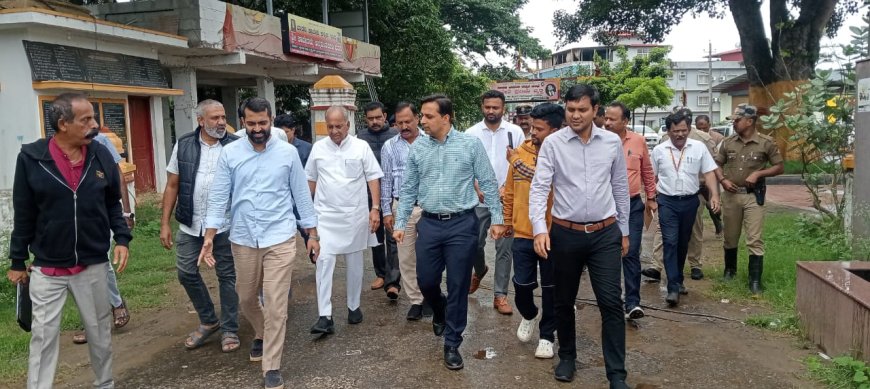 ಕುಶಾಲನಗರ ಕಾವೇರಿ ನದಿ ಹರಿವು ಪ್ರದೇಶ ವೀಕ್ಷಿಸಿದ ಉಸ್ತುವಾರಿ ಸಚಿವರಾದ ಎನ್‌ಎಸ್ ಭೋಸರಾಜು