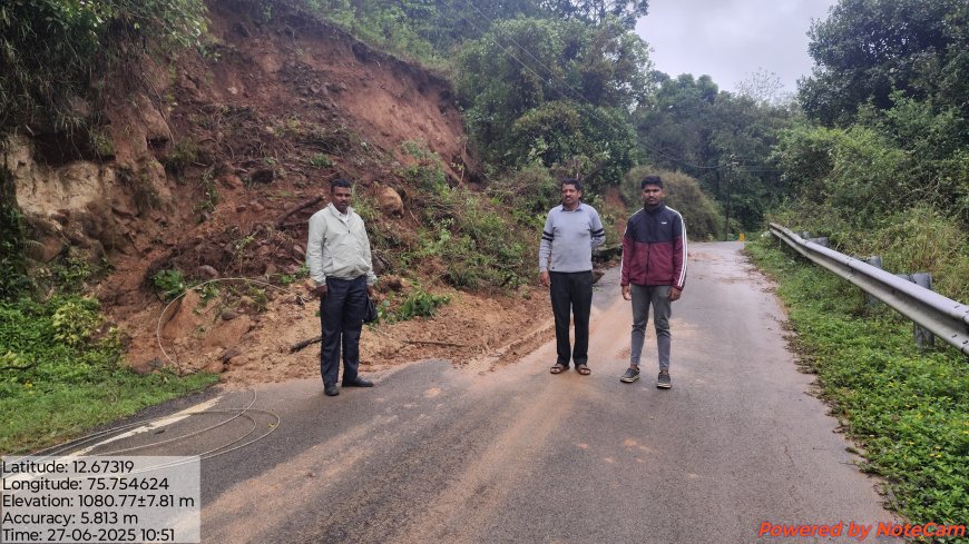 ಶಾಂತಳ್ಳಿ: ರಸ್ತೆಯ ಮೇಲೆ ಬರೆ ಕುಸಿತ,ವಿದ್ಯುತ್ ಕಂಬಕ್ಕೆ ಹಾನಿ