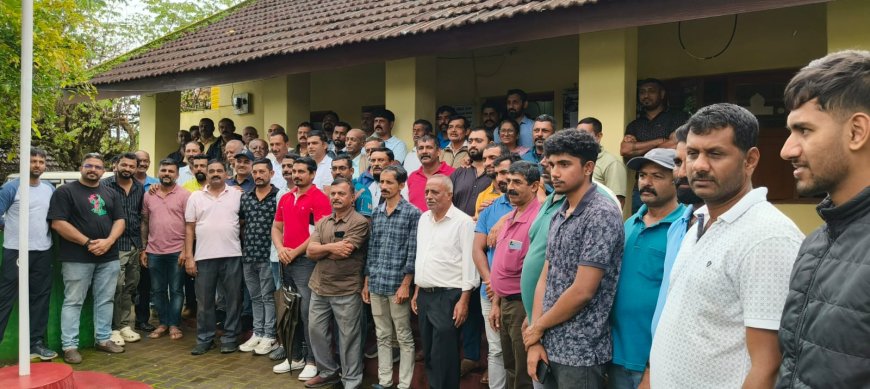 ಪೊನ್ನಂಪೇಟೆ: ಕಾಡಾನೆಗಳ ಹಾವಳಿ ತಡೆಗಟ್ಟುವಂತೆ ಆಗ್ರಹ: ಅರಣ್ಯ ಇಲಾಖೆ ಕಚೇರಿ ಎದುರು ಪ್ರತಿಭಟನೆ