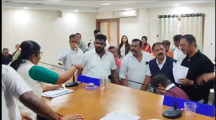 ಮಡಿಕೇರಿ ನಗರಸಭೆ ವಿಶೇಷ ಸಾಮಾನ್ಯ ಸಭೆ:ರಾಜಾಸೀಟ್ ನಲ್ಲಿ ಗ್ಲಾಸ್ ಬ್ರಿಡ್ಜ್ ನಿರ್ಮಾಣ ವಿರೋಧಿಸಲು ತೀರ್ಮಾನ