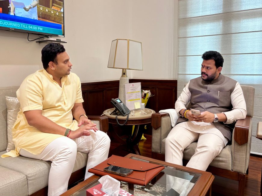 ಕೇಂದ್ರ ನಾಗರಿಕ ವಿಮಾನಯಾನ ಸಚಿವರನ್ನು ಭೇಟಿ ಮಾಡಿದ ಸಂಸದ ಯದುವೀರ್ ಒಡೆಯರ್:   ಕೊಡಗು ಜಿಲ್ಲೆಯಲ್ಲಿ ವಾಯುನೆಲೆಯನ್ನು ತ್ವರಿತಗೊಳಿಸಲು ಸಚಿವರಿಗೆ ಮನವಿ ಸಲ್ಲಿಸದ ಯದುವೀರ್ ಒಡೆಯರ್