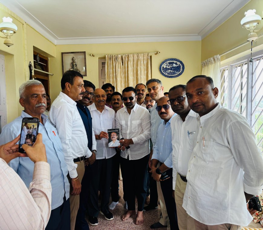 ಮಾಜಿ ಎಂ.ಸಿ ನಾಣಯ್ಯ‌ ಅವರನ್ನು ಭೇಟಿಯಾದ ಸಚಿವ ಸಂತೋಷ್ ಲಾಡ್:  ಎಂ.ಸಿ ನಾಣಯ್ಯ ಅವರಿಗೆ ಜನ್ಮದಿನದ ಶುಭಕೋರಿದ ಸಂತೋಷ್ ಲಾಡ್
