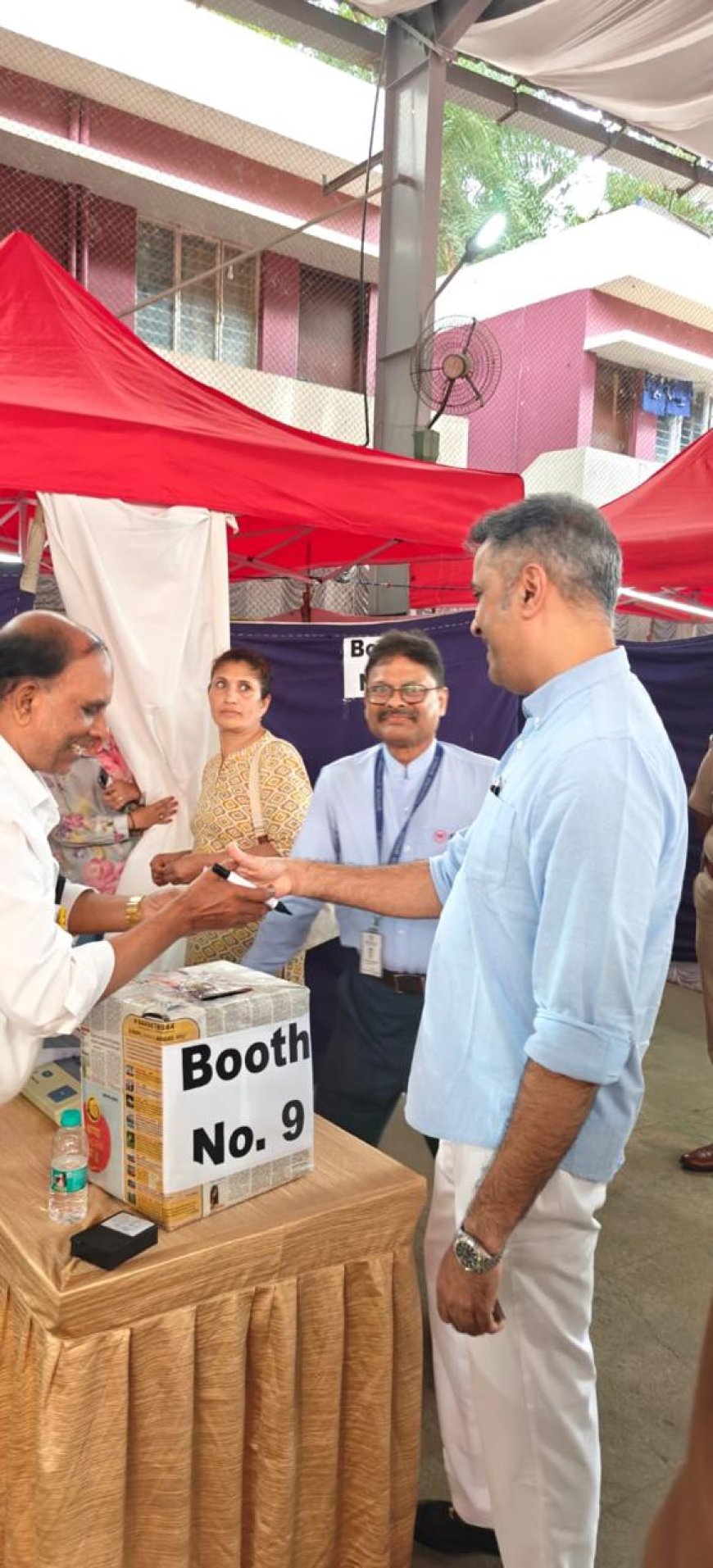 ಬೆಂಗಳೂರು ಕೊಡವ ಸಮಾಜದ ಆಡಳಿತ ಮಂಡಳಿ ಚುನಾವಣೆ: ಮತ ಚಲಾಯಿಸಿದ ಶಾಸಕ ಎಎಸ್ ಪೊನ್ನಣ್ಣ