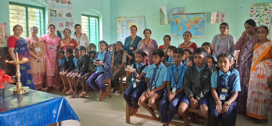 ಕಾರುಗುಂದ ವಿದ್ಯಾಥಿ೯ಗಳಿಗೆ ಸವಿ ಕಾಫಿ ವಿತರಣೆ : ಕಾಫಿ ಮಹತ್ವ ತಿಳಿಸಿದ ಮಹಿಳೆಯರು