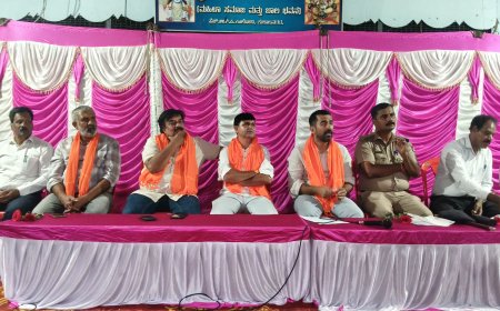 ಕುಶಾಲನಗರ:ಹನುಮ ಜಯಂತಿ ಹಿನ್ನೆಲೆ,ವಿವಿಧ ಇಲಾಖಾ ಅಧಿಕಾರಿಗಳೊಂದಿಗೆ ಸಭೆ ನಡೆಸಿದ ಶಾಸಕ  ಡಾ.ಮಂತರ್ ಗೌಡ