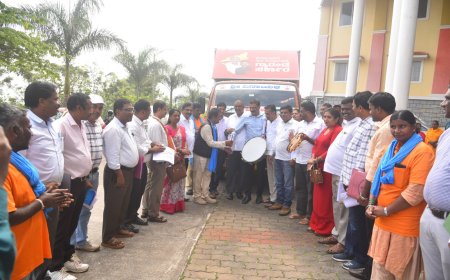 ಪಂಚ ಗ್ಯಾರಂಟಿ ಯೋಜನೆ ಬಗ್ಗೆ ಜಾಗೃತಿ ‘ಕಲಾಜಾಥಾ ಪ್ರಚಾರ ಆಂದೋಲನ’ಕ್ಕೆ ಗಣ್ಯರಿಂದ ಚಾಲನೆ