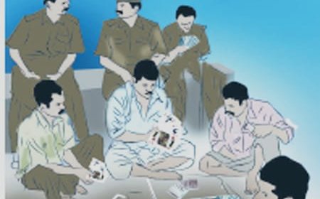 ವಿರಾಜಪೇಟೆ:ಮದುವೆ ಸಂಭ್ರಮದಲ್ಲಿ ಸ್ನೇಹಿತರ ಜೂಜಾಟ: ನಾಲ್ಕು ಲಕ್ಷ ರೂ ವಶಕ್ಕೆ