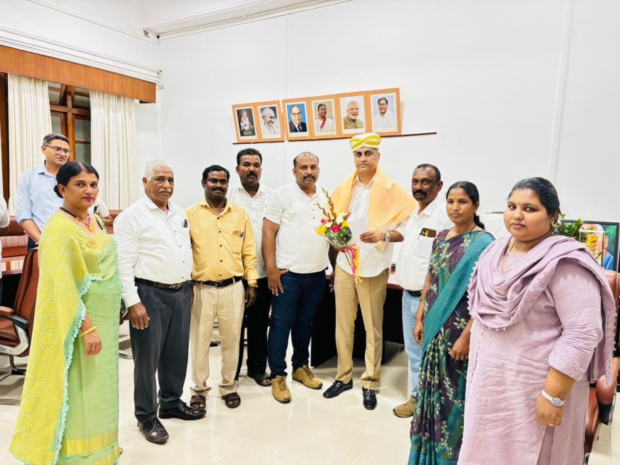 ವಿರಾಜಪೇಟೆ ತಾಲ್ಲೂಕಿನಲ್ಲಿ ಪಂಚ ಗ್ಯಾರಂಟಿ ಫಲಾನುಭವಿಗಳ ಸಮಾವೇಶ ನಡೆಸುವ ಕುರಿತು ಶಾಸಕ ಎಎಸ್ ಪೊನ್ನಣ್ಣ ಅವರೊಂದಿಗೆ ಚರ್ಚೆ