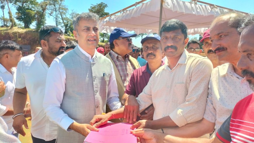 ಬೇಂಗೂರು ಕೊಡವ ಸಮಾಜದಿಂದ   ಕಟ್ಟಡ ನಿರ್ಮಾಣಕ್ಕೆ ಅನುದಾನಕ್ಕೆ ಶಾಸಕ ಪೊನ್ನಣ್ಣ ಅವರಿಗೆ ಮನವಿ