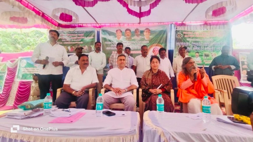 ರಾಜ್ಯ ಅರಣ್ಯ ಇಲಾಖೆ ಘಟಕಗಳ ದಿನಗೂಲಿ ಹೊರಗುತ್ತಿಗೆ ‌ನೌಕರರ ಪ್ರತಿಭಟನಾ ಸ್ಥಳಕ್ಕೆ ಭೇಟಿ ನೀಡಿದ ಶಾಸಕ ಎಎಸ್ ಪೊನ್ನಣ್ಣ