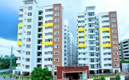 ರಾತ್ರಿ ಮನೆಯಲ್ಲಿ ಯುವತಿಯರಿಗೆ ಉಳಿದುಕೊಳ್ಳಲು ಅವಕಾಶ ನೀಡಿದ ಆರೋಪ: ಯುವಕನಿಗೆ ಹೌಸಿಂಗ್ ಸೊಸೈಟಿಯಿಂದ ₹5,000 ದಂಡ