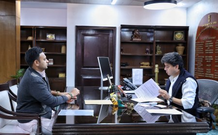 ಕೊಡಗಿನಲ್ಲಿ ಟವರ್‌ಗಳಿಗೆ ಬ್ಯಾಟರಿ ಸೆಟ್‌ ತ್ವರಿತವಾಗಿ ಅಳವಡಿಸಲು ಯದುವೀರ್‌ ಮನವಿ:  ಕೇಂದ್ರ ಸಚಿವ ಜ್ಯೋತಿರಾದಿತ್ಯ ಸಿಂಧಿಯಾ ಭೇಟಿ ಮಾಡಿದ ಮೈಸೂರು-ಕೊಡಗು ಸಂಸದರು