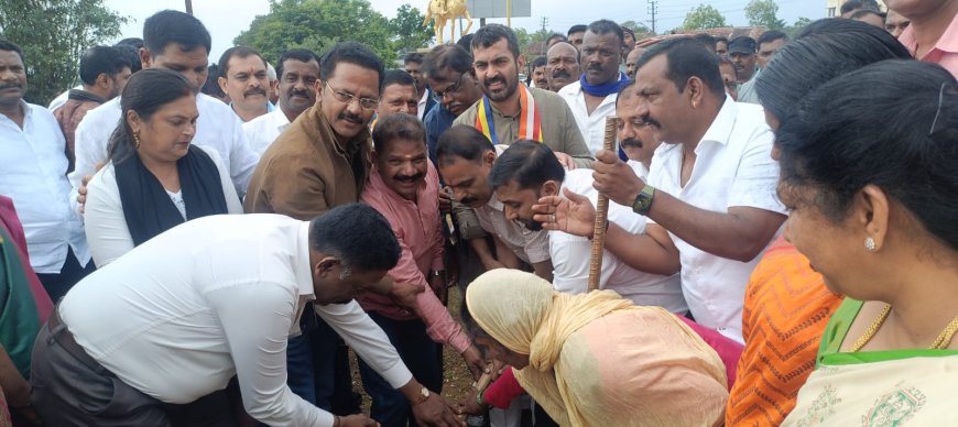 ಮಡಿಕೇರಿ:ಡಾ.ಬಿ.ಆರ್ ಅಂಬೇಡ್ಕರ್ ಪ್ರತಿಮೆ‌ ಸ್ಥಾಪನೆಗೆ ಭೂಮಿ ಪೂಜೆ ನೆರವೇರಿಸಿದ ಶಾಸಕ ಡಾ.ಮಂತರ್ ಗೌಡ