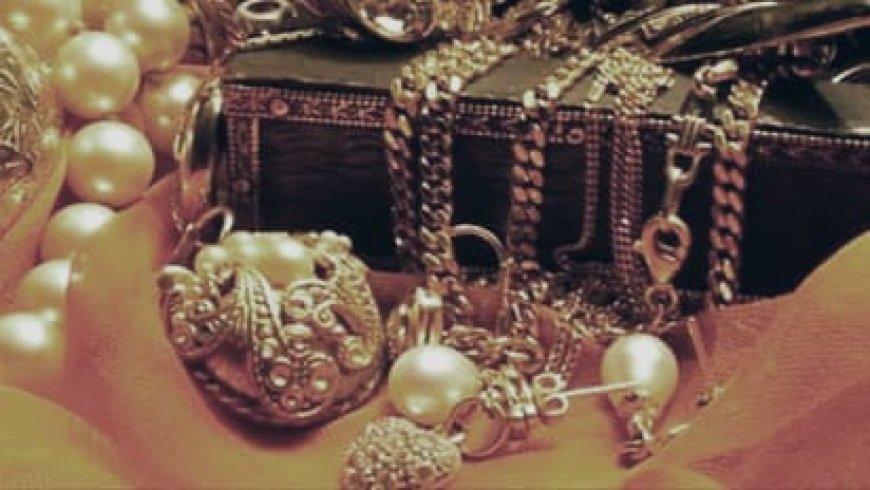 ರೈಲಿನಲ್ಲಿ ಒಂದು ಕ್ಷಣ ನಿದ್ದೆಗೆ ಜಾರಿದ ಚಿನ್ನದ ವ್ಯಾಪಾರಿ; ಎಚ್ಚರವಾಗದಾಗ 5.53 ಕೋಟಿ ರೂಪಾಯಿ ಮೌಲ್ಯದ ಚಿನ್ನ ಕಳ್ಳತನ!