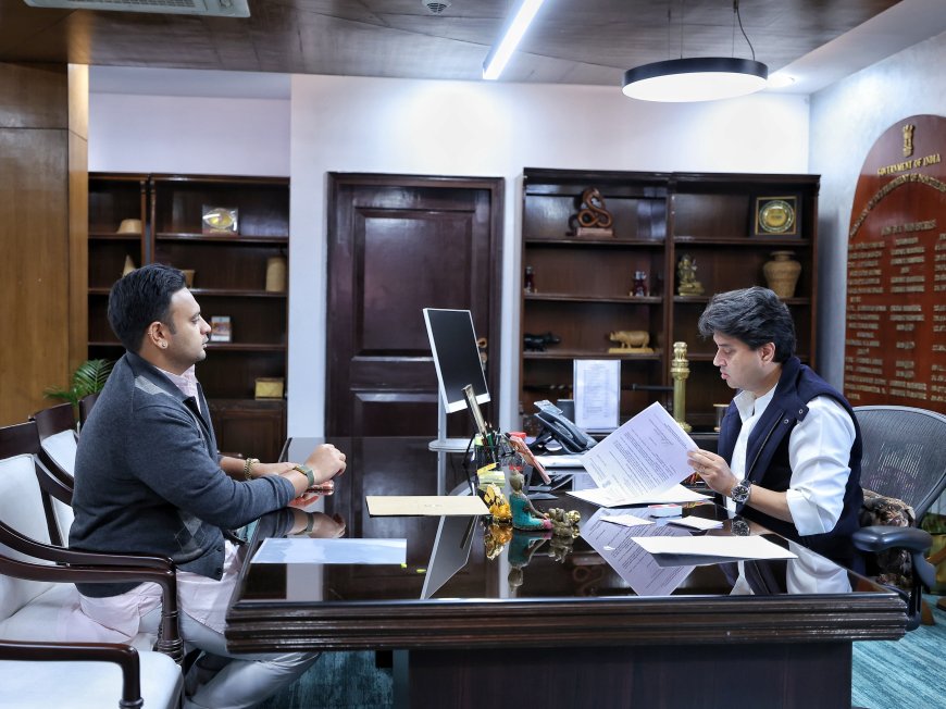 ಕೊಡಗಿನಲ್ಲಿ ಟವರ್‌ಗಳಿಗೆ ಬ್ಯಾಟರಿ ಸೆಟ್‌ ತ್ವರಿತವಾಗಿ ಅಳವಡಿಸಲು ಯದುವೀರ್‌ ಮನವಿ:  ಕೇಂದ್ರ ಸಚಿವ ಜ್ಯೋತಿರಾದಿತ್ಯ ಸಿಂಧಿಯಾ ಭೇಟಿ ಮಾಡಿದ ಮೈಸೂರು-ಕೊಡಗು ಸಂಸದರು