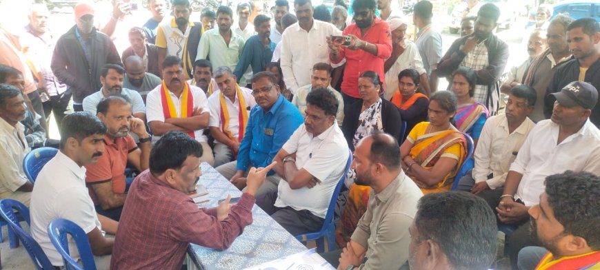 ಕುಶಾಲನಗರ :  ವಿವಿಧ ಬೇಡಿಕೆ ಈಡೇರಿಕೆ ಒತ್ತಾಯಿಸಿ ಹಕ್ಕೆ - ಹುಲುಸೆ ಗ್ರಾಮಸ್ಥರ ಪ್ರತಿಭಟನೆ