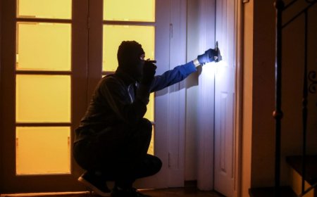 ಉಂಡ ಮನೆಗೇ ದಂಪತಿಯಿಂದ ದ್ರೋಹ:  ಉದ್ಯಮಿ ಮನೆಯಲ್ಲಿ 979 ಗ್ರಾಂ ಚಿನ್ನ ಕಳವು