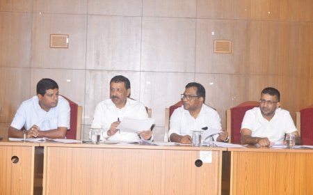 ಗ್ಯಾರಂಟಿ ಯೋಜನಾ ಅನುಷ್ಠಾನ ಜಿಲ್ಲಾ ಸಮಿತಿ ಸಭೆ; ಗೃಹಲಕ್ಷ್ಮಿ ವಿವಿದ್ದೋದ್ದೇಶ ಸಹಕಾರ ಸಂಘದ ನಿರ್ದೇಶಕರ ಪಟ್ಟಿ ಪರಿಷ್ಕರಣೆಗೆ ತೀರ್ಮಾನ