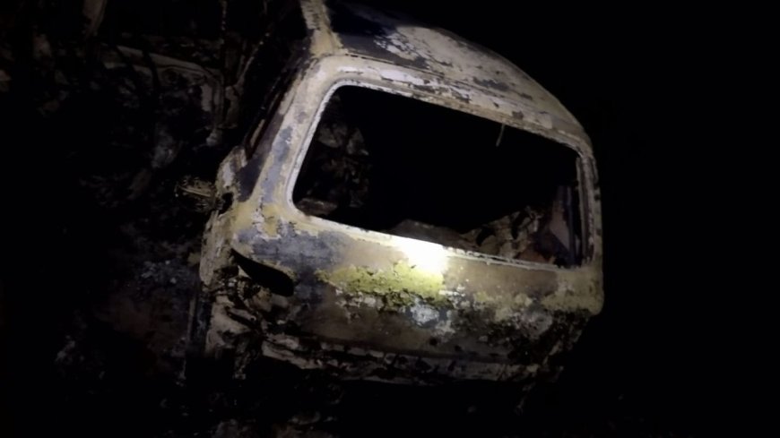 ಪಲ್ಟಿಯಾಗಿ ಹೊತ್ತಿ ಉರಿದ ಕಾರು: ಇಬ್ಬರು ಸಜೀವ ದಹನ