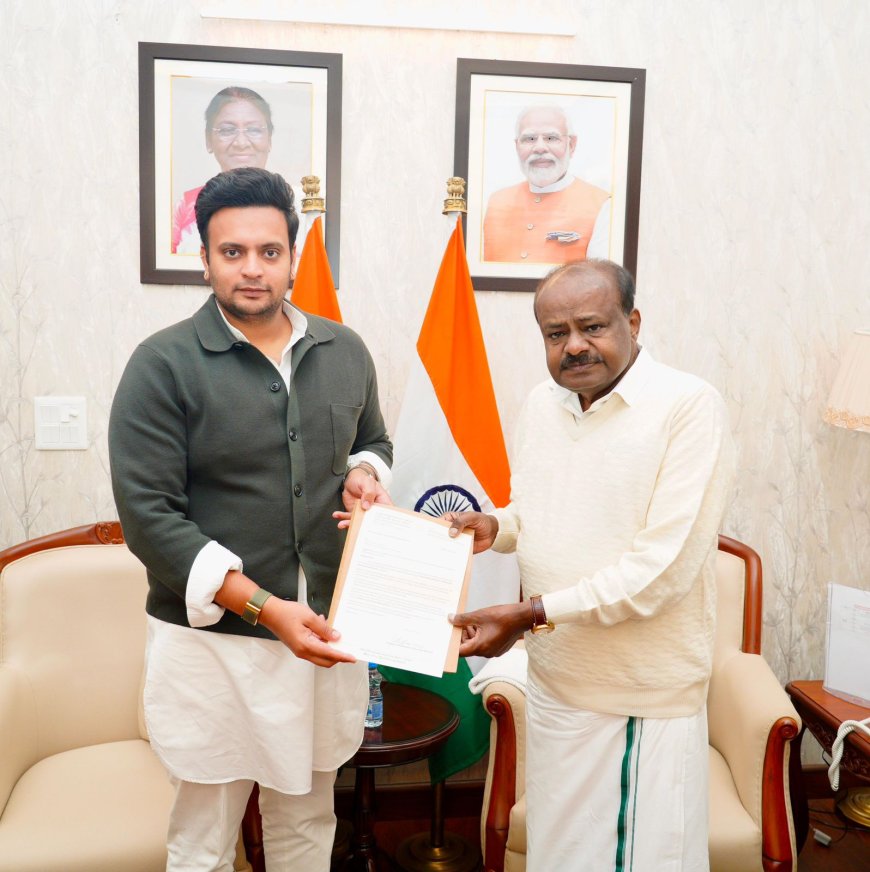 ಮೈಸೂರಿನಲ್ಲಿ ಆಟೋಮೊಬೈಲ್‌, ಎಲೆಕ್ಟ್ರಿಕ್‌ ವಾಹನ ಉತ್ಪಾದನಾ ಕ್ಲಸ್ಟರ್‌ ಸ್ಥಾಪಿಸಿ: ಎಚ್‌ಡಿಕೆಗೆ ಯದುವೀರ್‌ ಮನವಿ;  ಕೇಂದ್ರ ಸಚಿವರನ್ನು ಭೇಟಿ ಮಾಡಿ ಮನವ ಪತ್ರ ನೀಡಿದ ಮೈಸೂರು-ಕೊಡಗು ಸಂಸದರು