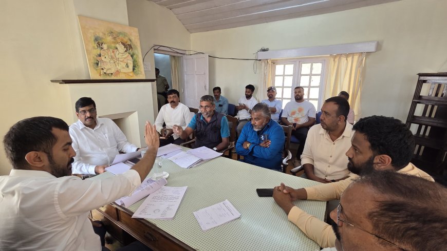 ಮಡಿಕೇರಿ; ಜಾಮಿಯಾ ಮಸೀದಿಗೆ ಒಳಪಡುವ ಆಸ್ತಿಗಳ‌ ಕುರಿತು ಜಿಲ್ಲಾಧಿಕಾರಿಗಳೊಂದಿಗೆ ಸಭೆ ನಡೆಸಿದ ಶಾಸಕ ಡಾ.ಮಂತರ್ ಗೌಡ