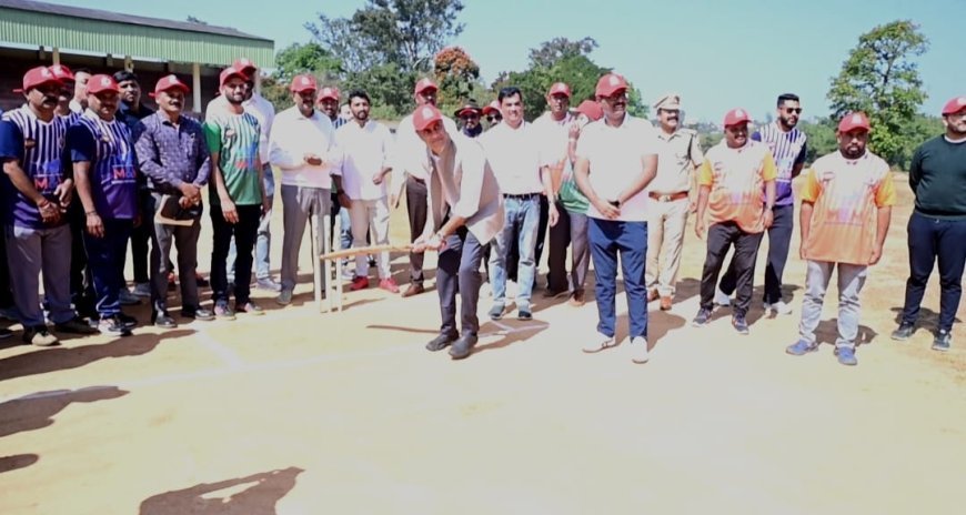 ಪತ್ರಕರ್ತರ ಸಂಕ್ರಾಂತಿ ಸಂಭ್ರಮ ಕ್ರಿಕೆಟ್ ಗೆ ಮಡಿಕೇರಿಯಲ್ಲಿ ಚಾಲನೆ;   ಪತ್ರಕರ್ತರು ಸಮಾಜದ ಕೇಂದ್ರ ಬಿಂದು ;ಶಾಸಕ ಎ. ಎಸ್ ಪೊನ್ನಣ್ಣ ಶ್ಲಾಘನೆ